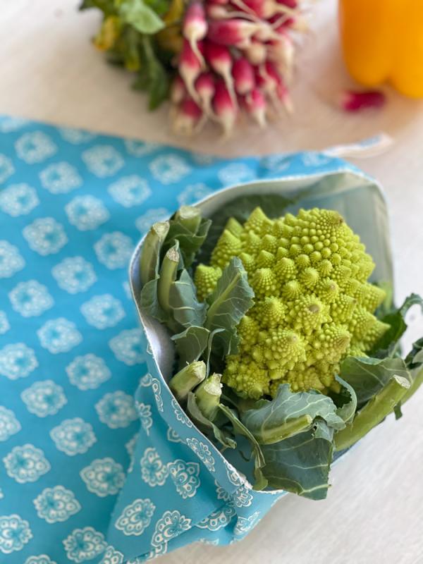 The Freezer Bag can be used for all kinds of things! Your food is packed safely and environmentally friendly, because the Freezer Bag can be closed completely with the Velcro fastener, so your food is also spared from freezer burn.